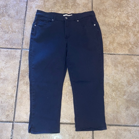Levi's Denim - Levi’s Classic Capris Size 30